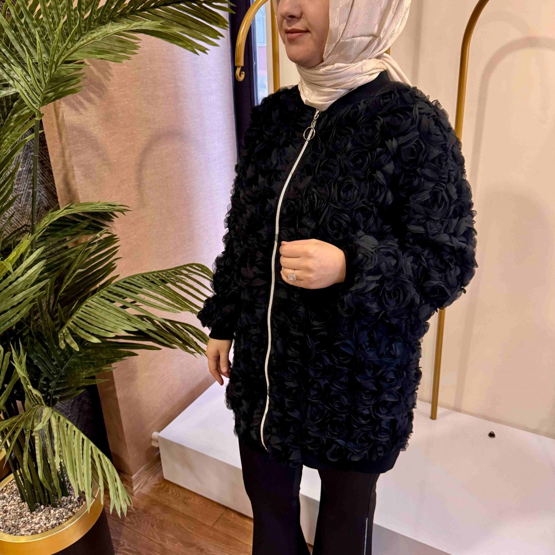 Gül detaylı ceket