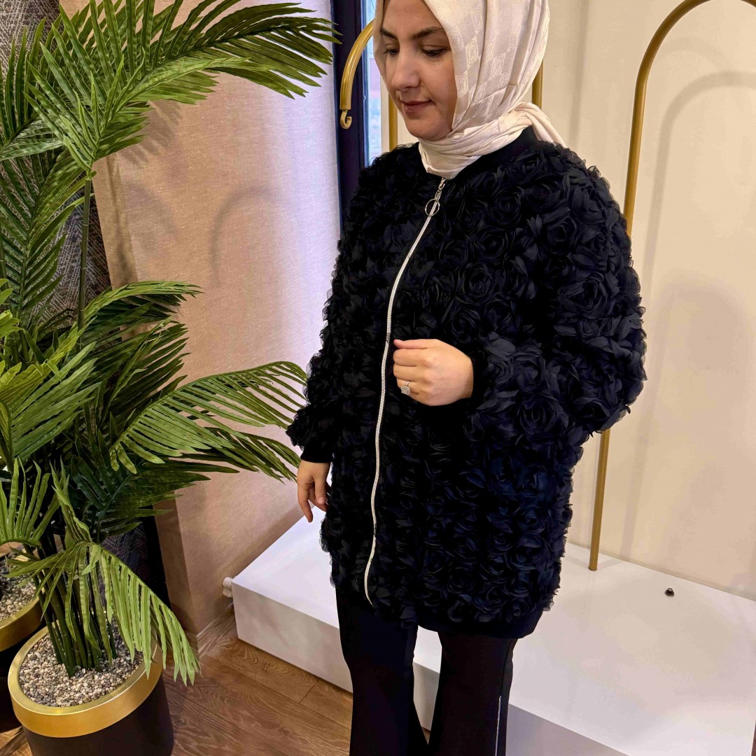 Gül detaylı ceket